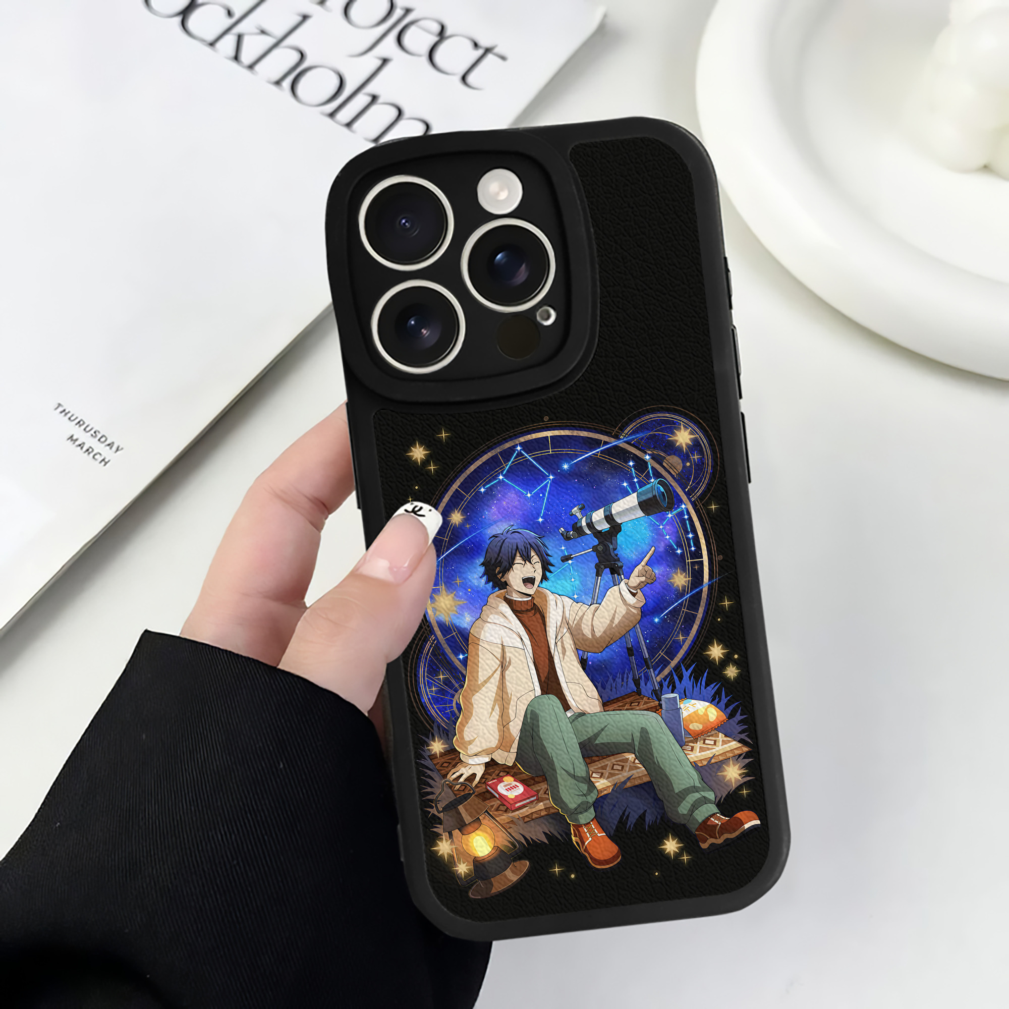 （画像用） 文豪ストレイドッグス Bungo Stray Dogs 【iPhone 16シリーズ対応】シリコンスマホケース（レザー調） 材質：シリコン